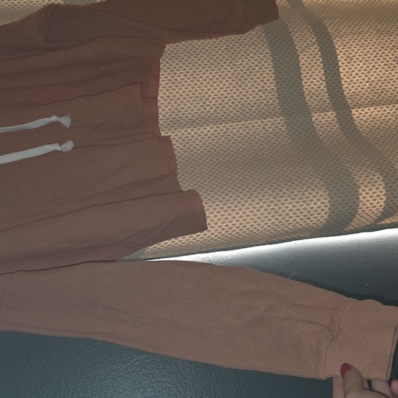 Forever 21 Peach Hooded Crop Top - Picture 4 of 6